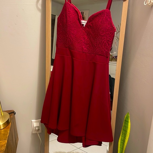 Short Burgundy dress - Picture 1 of 5